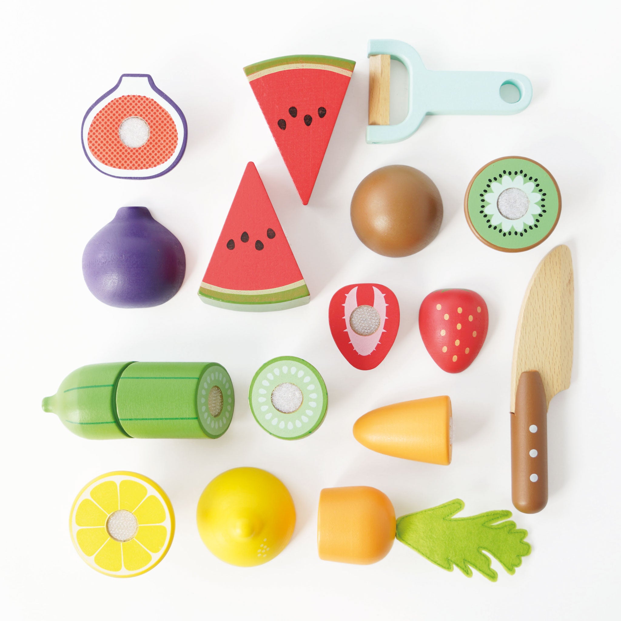 Wooden Chopping Board & Sliceable Play Food - Image 3